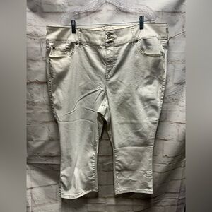 Torrid women’s cropped jeggings white size 22